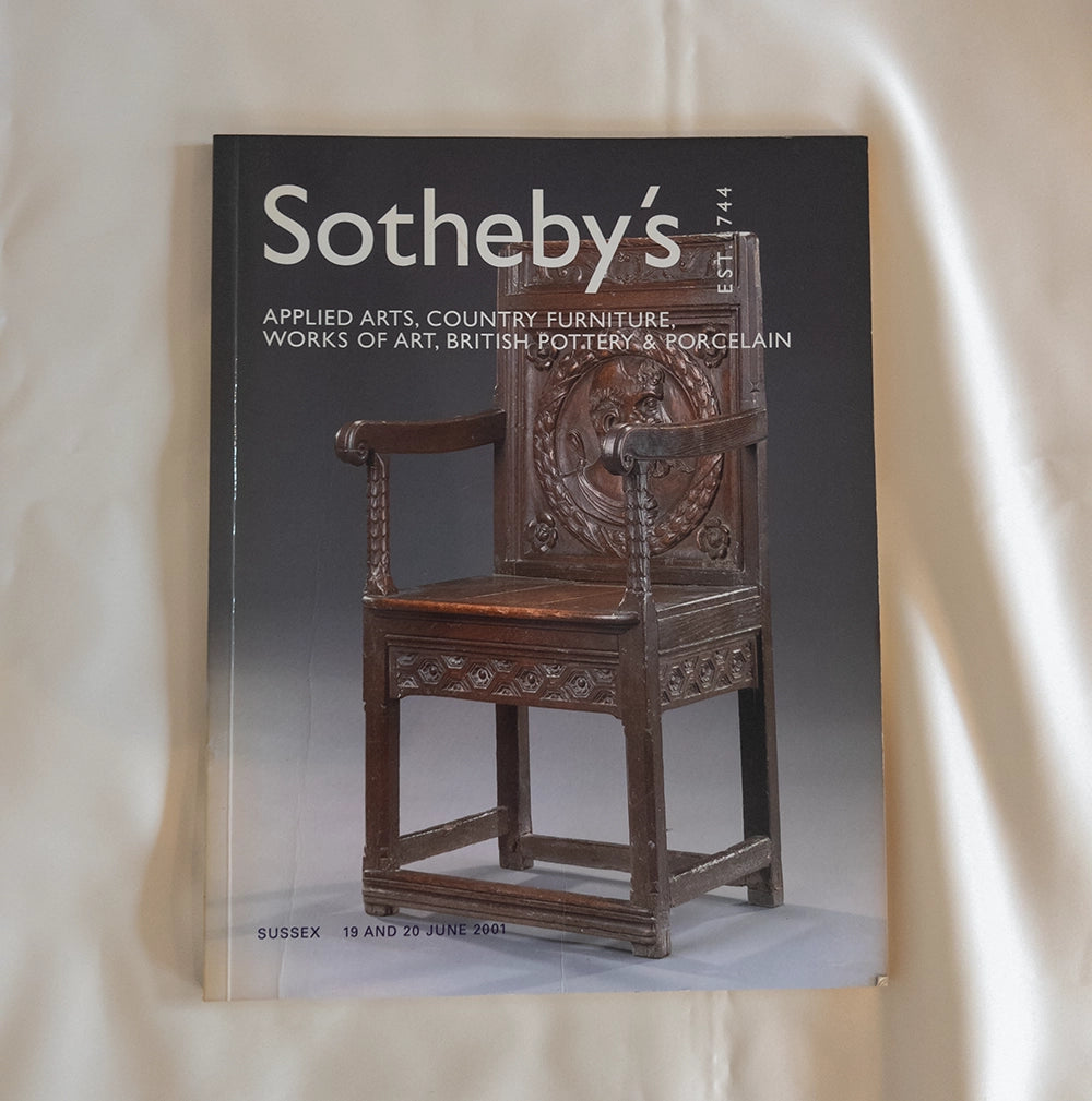 Catalog de licitație Sotheby’s 2001 — mobilier antic și obiecte de artă, ediție ilustrată