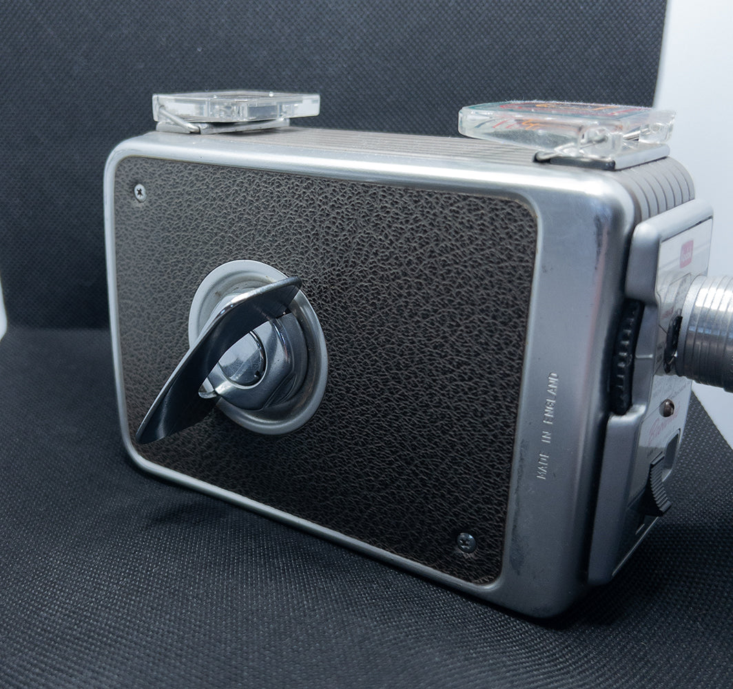 Винтажная кинокамера Kodak Brownie 8mm – для коллекции / декора / использования