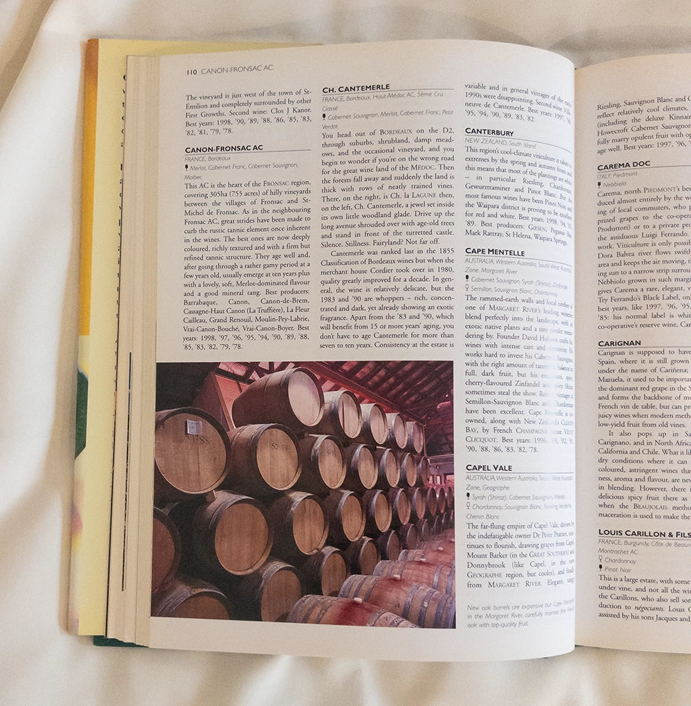 Лот из 3 книг о вине и коктейлях (англоязычные издания)