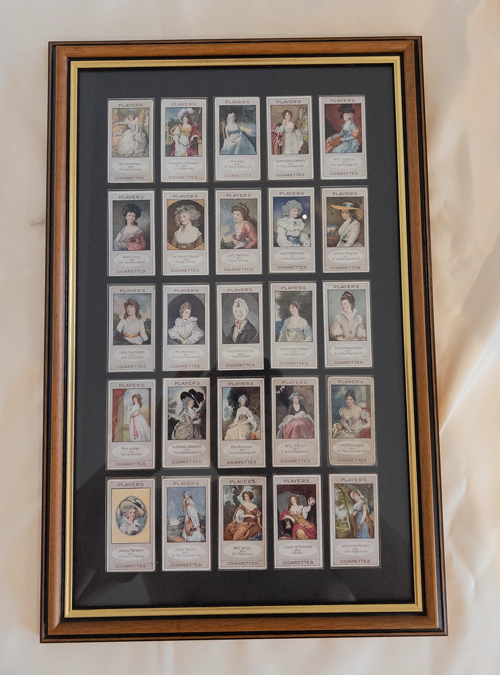 Антикварная коллекция карточек Player’s Cigarettes (Bygone Beauties) в рамке