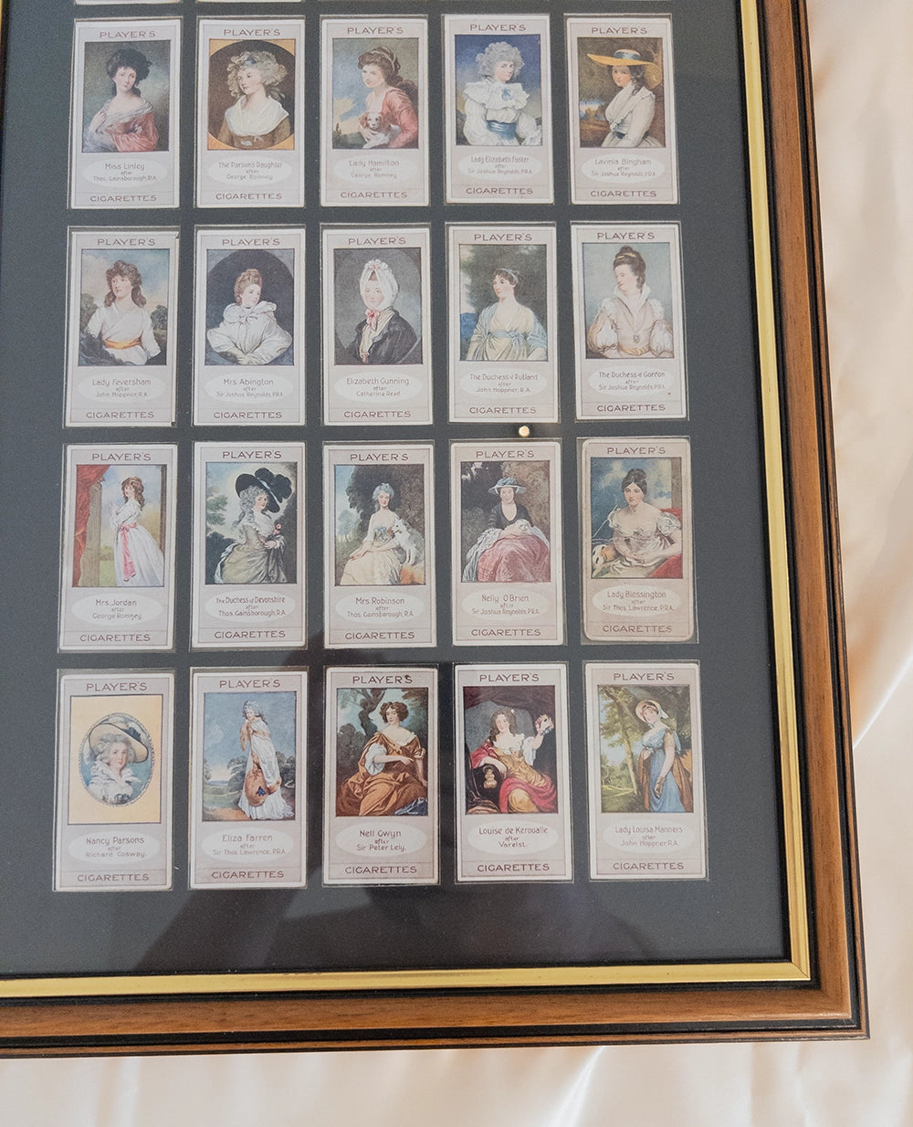 Антикварная коллекция карточек Player’s Cigarettes (Bygone Beauties) в рамке