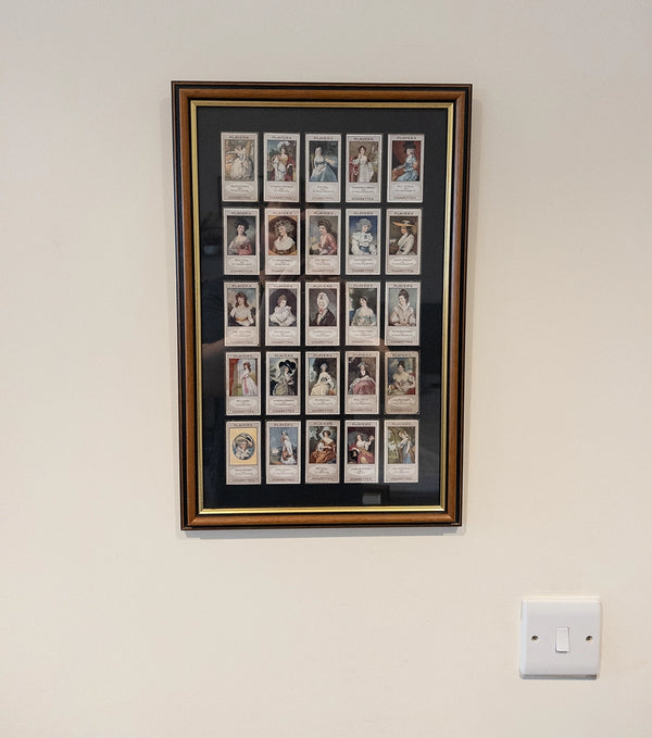 Антикварная коллекция карточек Player’s Cigarettes (Bygone Beauties) в рамке