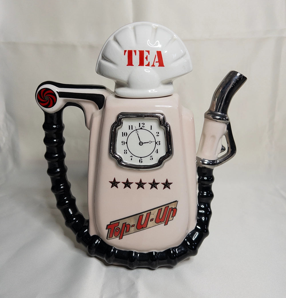 Ceainic original în formă de pompă de benzină (vintage)