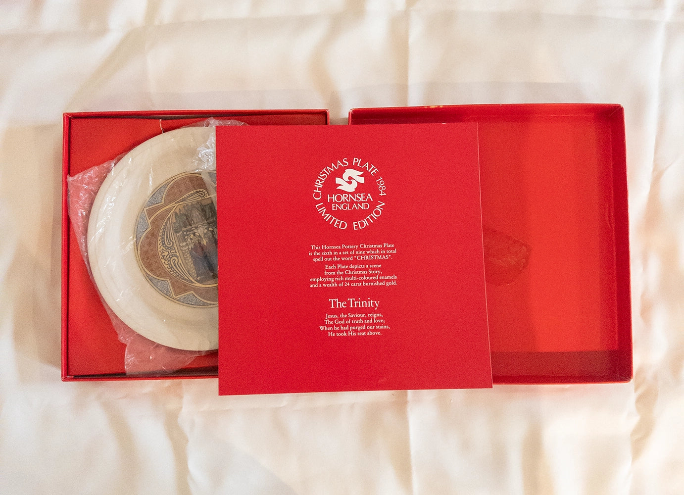 Коллекционная рождественская декоративная тарелка Hornsea «The Trinity», 1984 г.